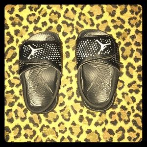Infant Jordan slides
